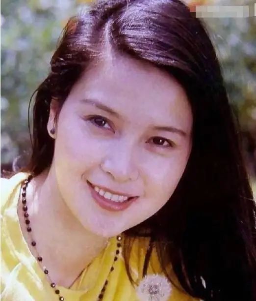 中国8大美人今昔颜值对比，有人整容颜垮，有人优雅老去，差距大