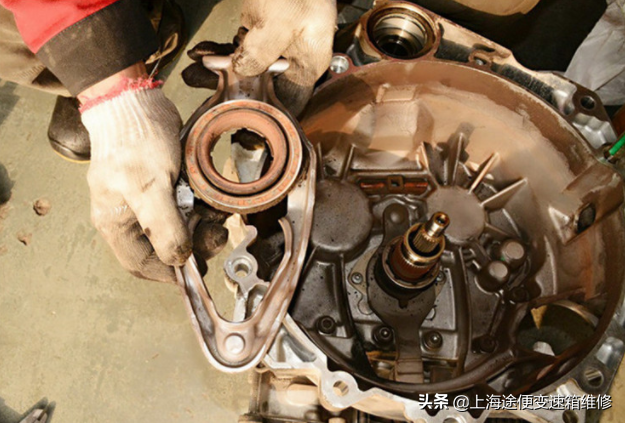 关于高尔夫双离合变速箱的故障，老司机都是这样解决的