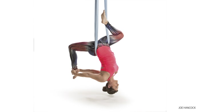 老人刘涛：空中瑜伽又瘦又美、飘逸迷人！一起解锁空中姿势，教学