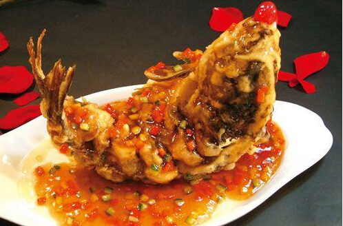 山东影视制作中心鲁菜,即山东菜系,由齐鲁,胶辽,孔府三种风味组成.