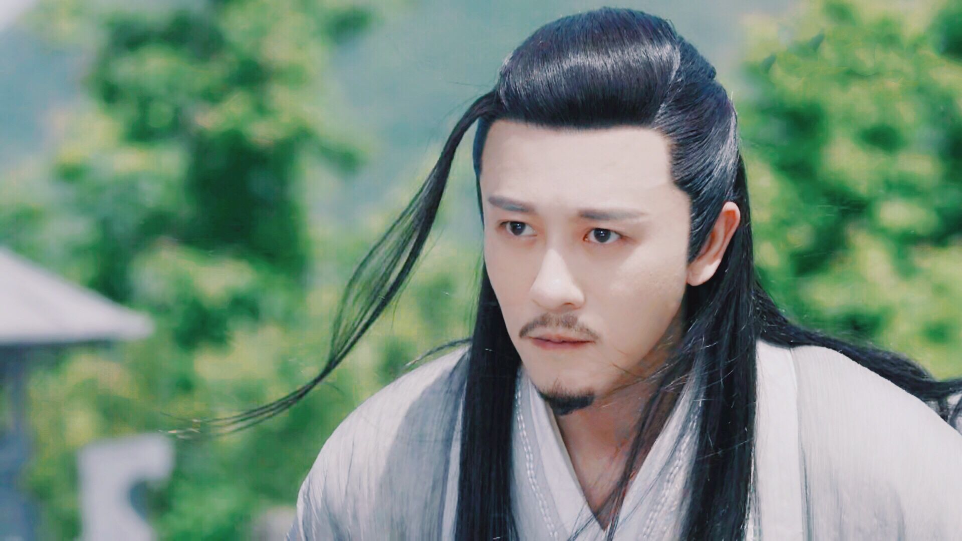 作为明教的二把手,杨逍为何无法在阳顶天去世后成为教主?