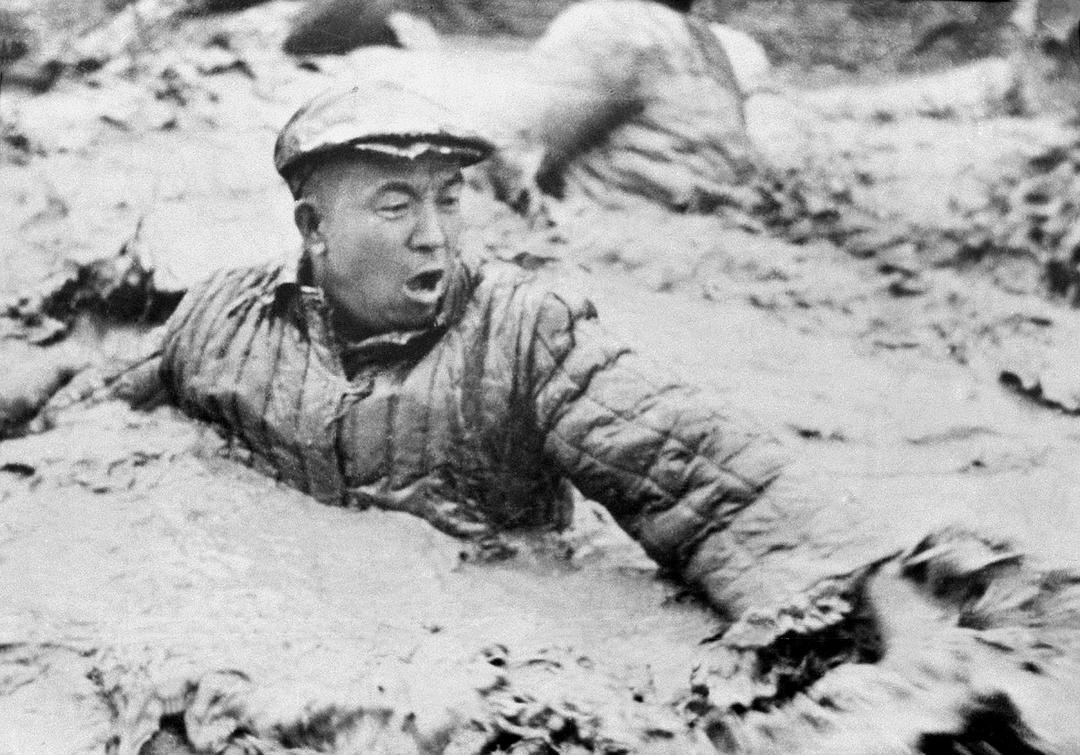王进喜在《为实现石油自给,艰苦奋斗不息》大会上,他说:我只是个普通