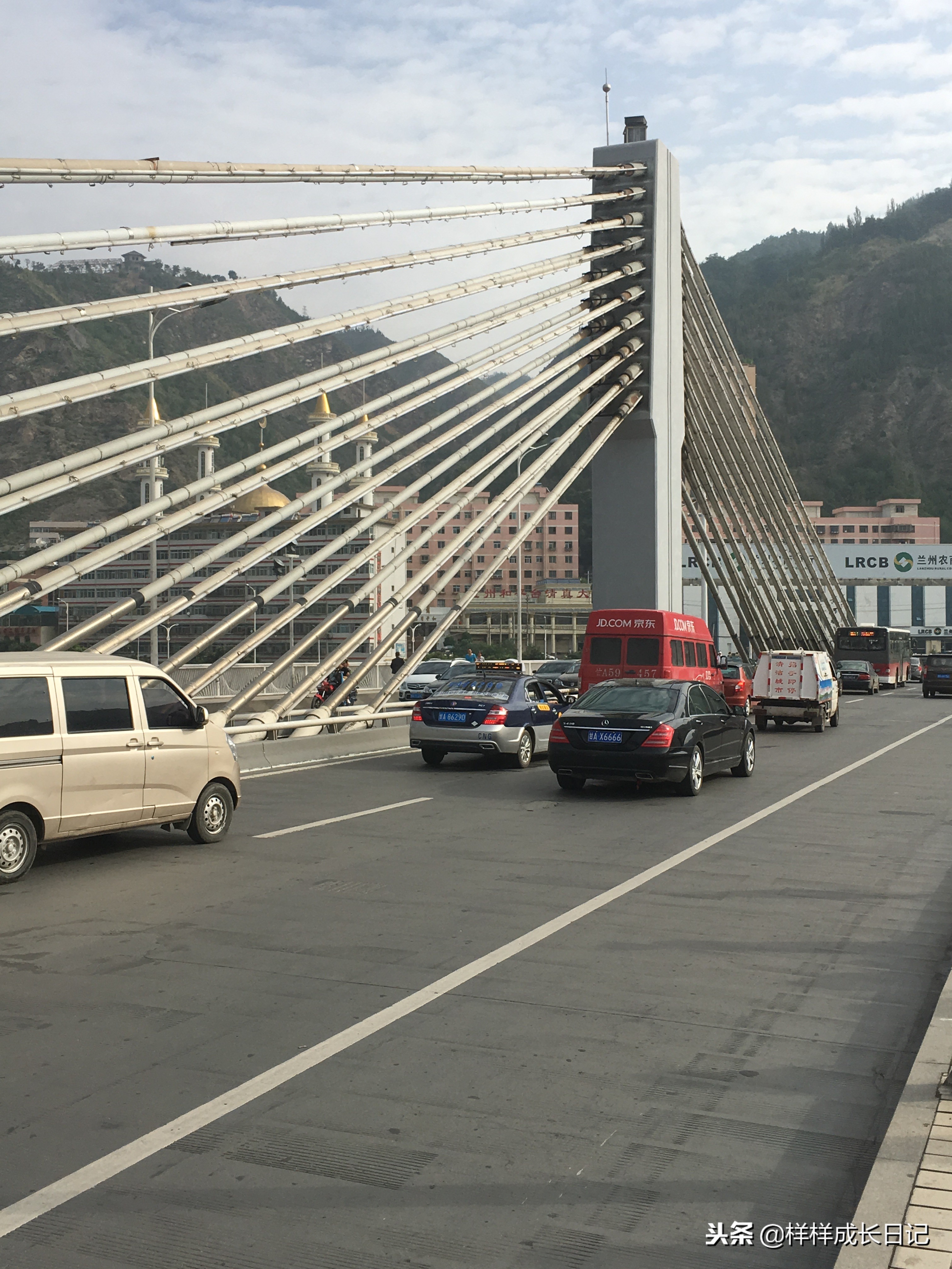 一家三口自驾去新疆，环南北疆27天15000公里，吃住行玩详细攻略