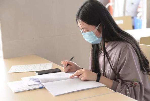 中国百强大学排名洗牌，华中科技大学仅排第八，哈工大无缘前十