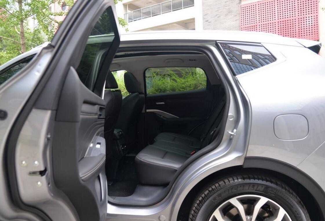 便宜却卖不火的高阶SUV，224马力+12颗燕飞利仕，高配四驱才16万
