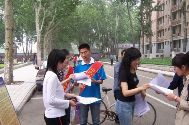 女大学生兼职的秘密（大学生间的）