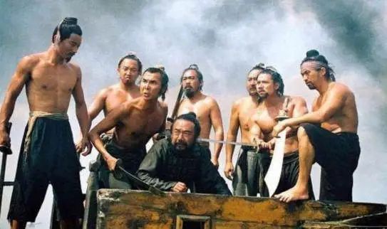 98版《水滸傳》堪稱國產肌肉大片，誰說中國演員不健身？
