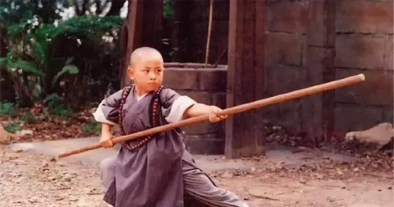 ​9位曾经红透半边天的男童星，如今境况不一，有人相亲被嫌弃