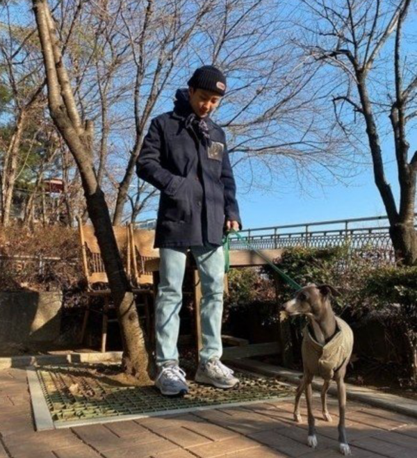 WINNER姜昇润&李昇勋携爱犬出击综艺《狗很优秀》，治愈锁定！