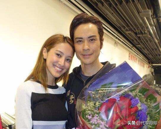 杨威送妻子2万元手机！男星送妻子生日礼物谁最大方？