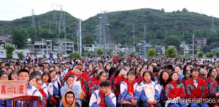 施秉一中：唱响青春   舞动人生