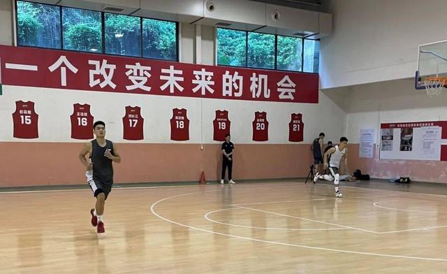 cba为什么总是过不了半场(CBA球员过不了“夺命17折”这一关，问题在哪里，只是体力差吗？)