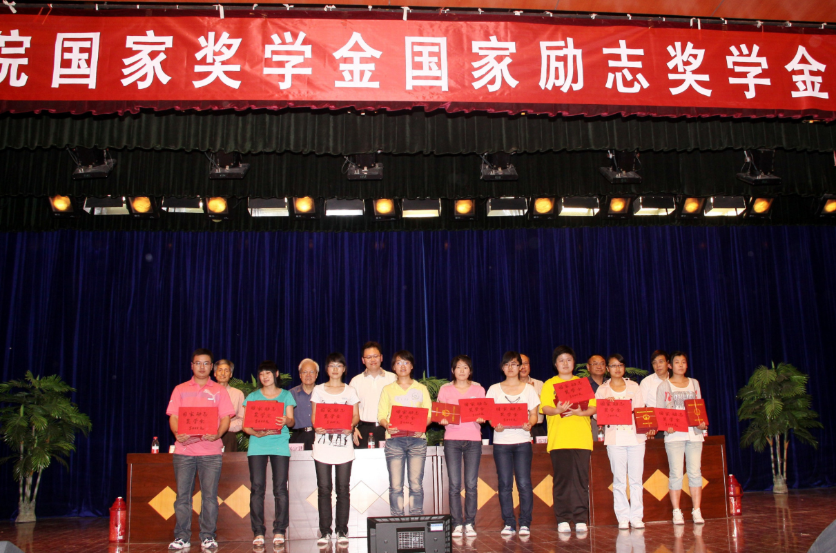 外卖小哥高考623分，查完分数后，仍淡定送外卖