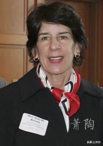 鄢军起诉周立波 周的律师终于回应了 是认怂还是策略 说法不一