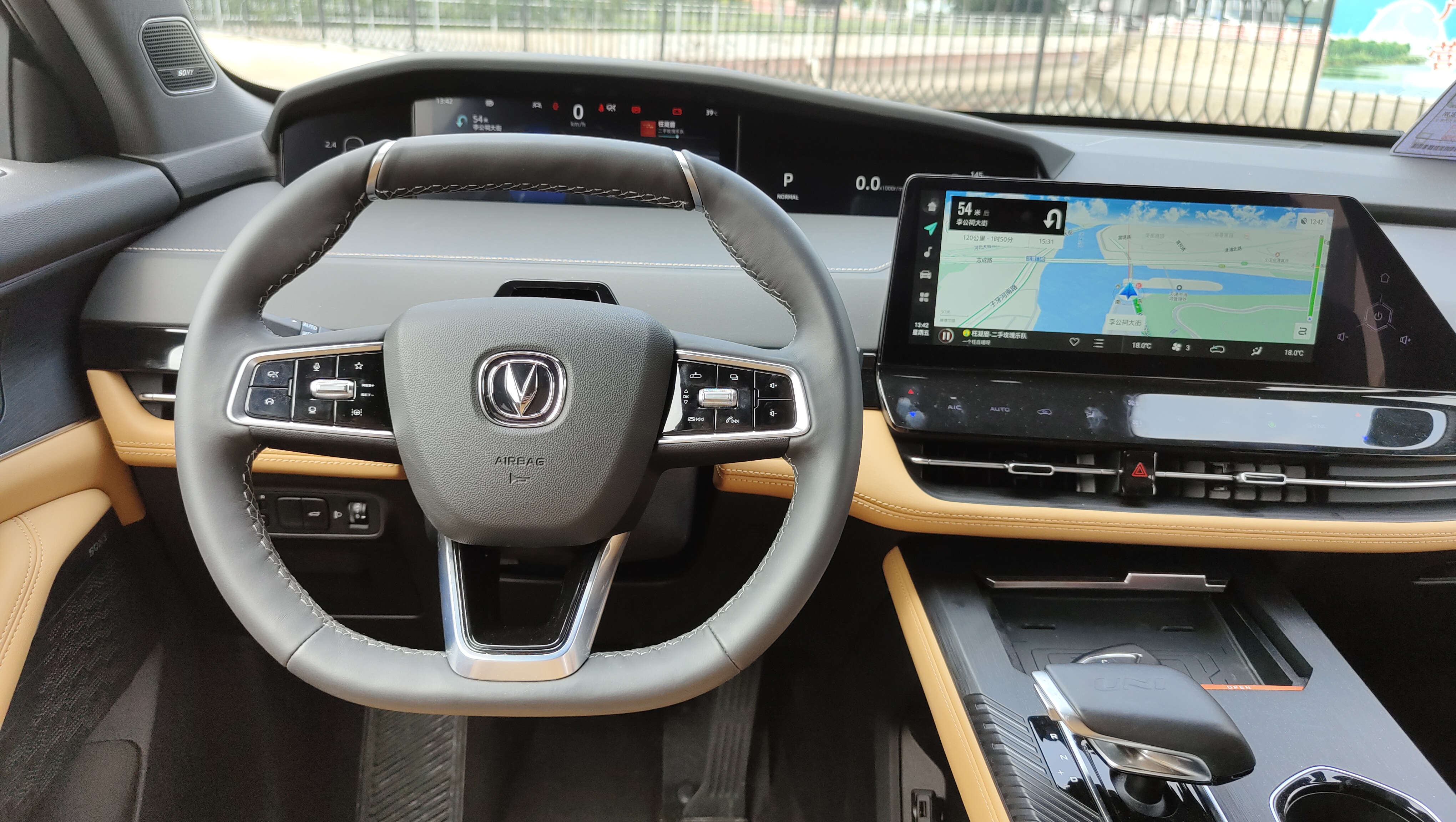 不到20万大五座中型SUV，长安UNI-K能跟冠道拼一拼吗？