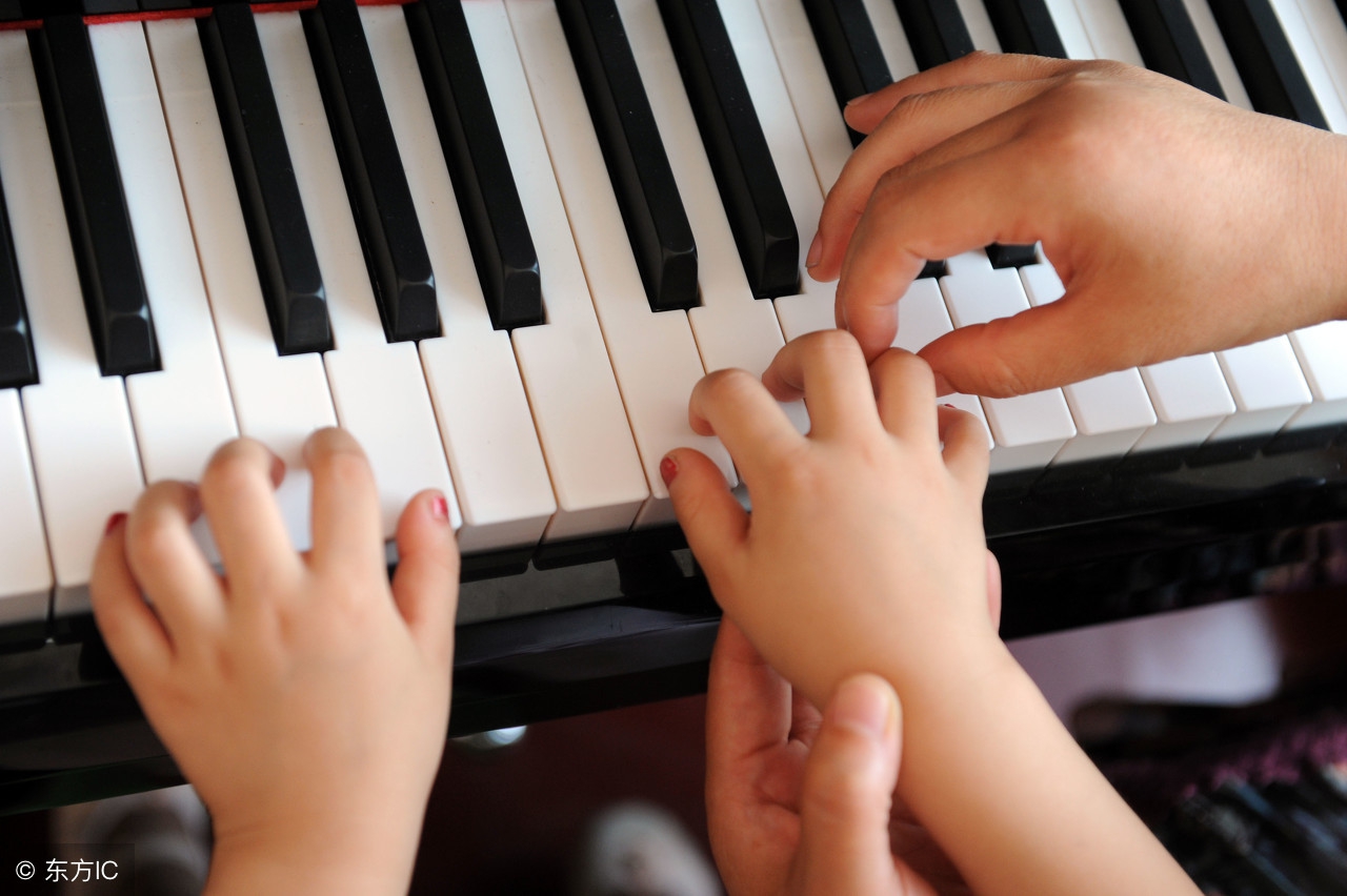 音乐艺考一考生二手大提琴价值10万？考官“秒辨”速成型书法考生