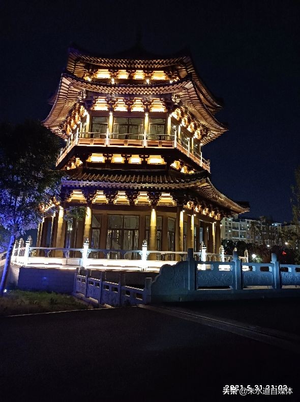 开封一河边散步有感