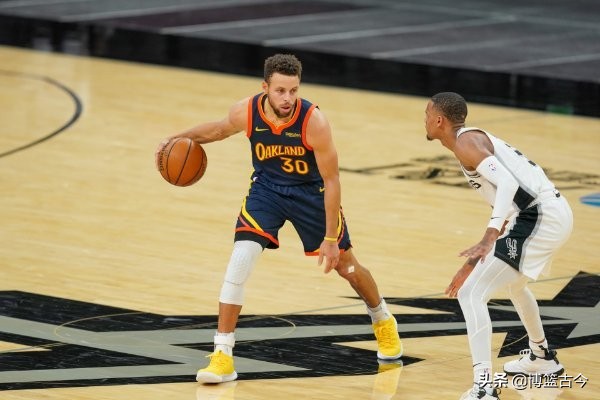 为什么nba季后赛都是巨星单打(NBA球星单打的四个段位：库里钻石，杜兰特宗师，谁能成为王者？)