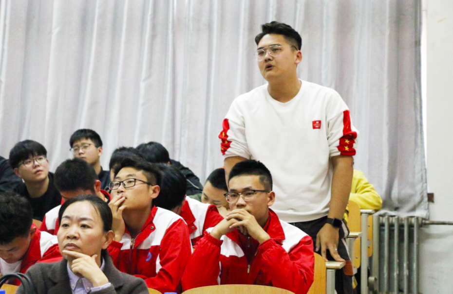 毕业后才发现，文科生最“吃香”的三类专业，过来人悔不当初