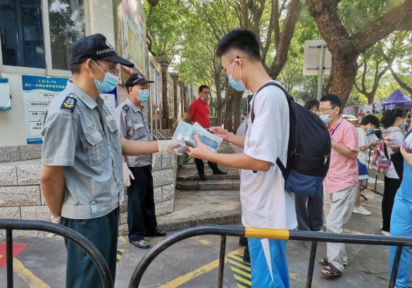 2021年高考语文落幕，各地高考作文出炉，哪个省份作文难度大？