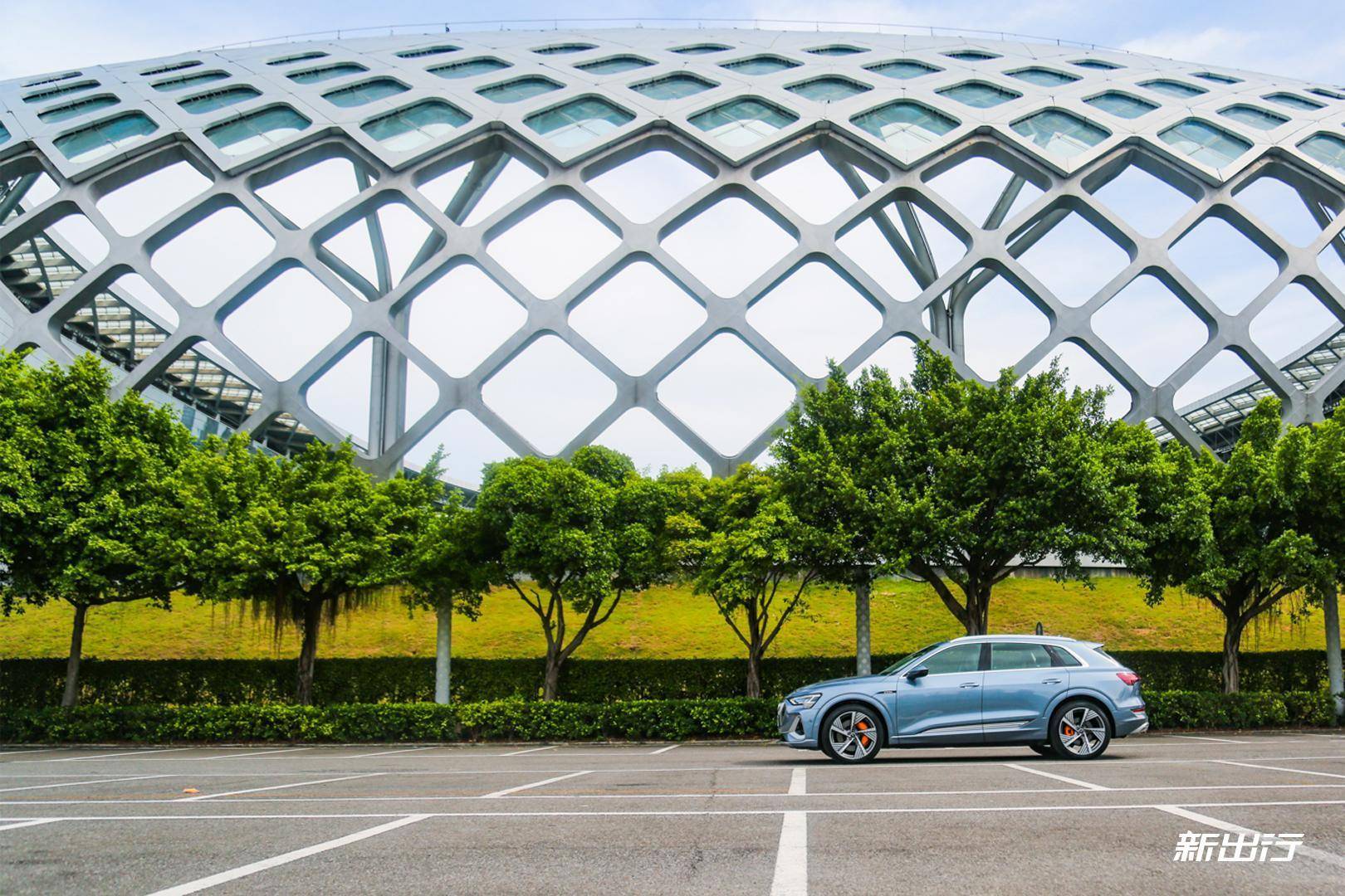 奥迪Q7新能源：颜值与实力完美融合的豪华SUV