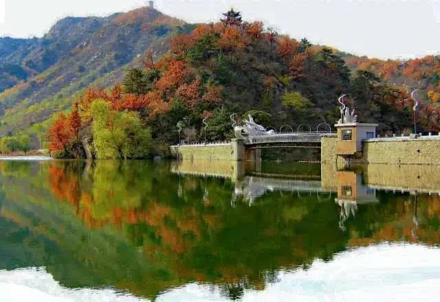赏秋时节 </p><p>　　 打卡京郊这10条乡村公路，藏着北京最美的秋天