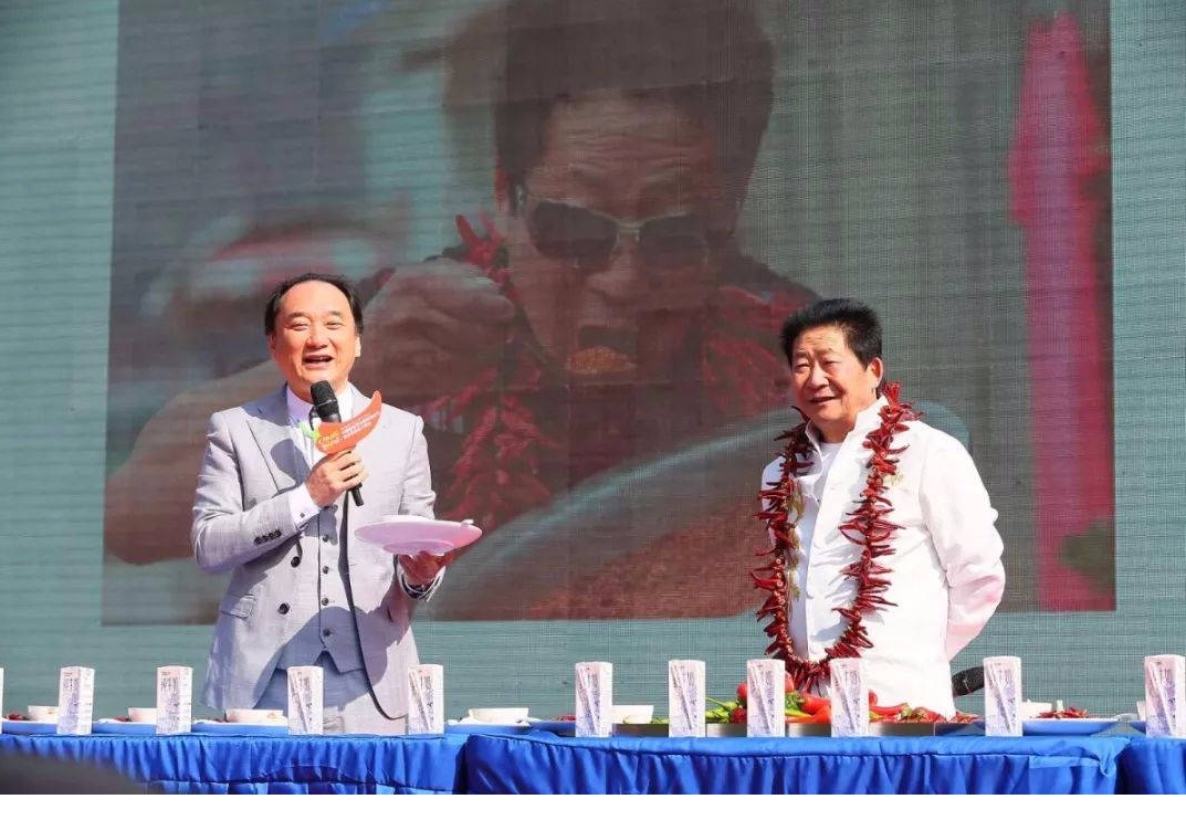 中国辣王破世界纪录，一颗就能辣死大象的魔鬼椒，李永志吃了32颗