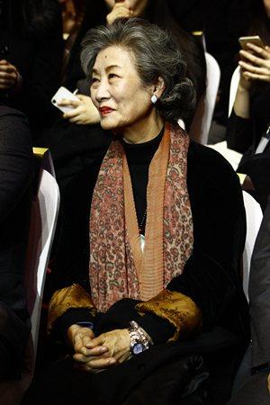 不傍大款、不传绯闻，个个冰清玉洁，这8位圈内女演员太难得了