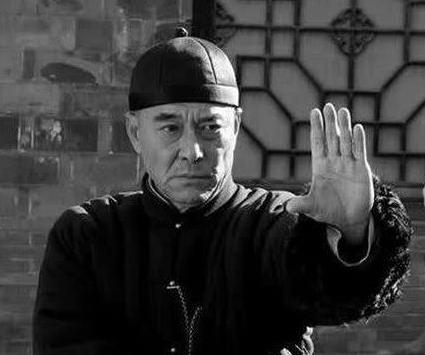 清廷“大内高手”武功有多高？许世友上门切磋武艺，能够躲避枪子