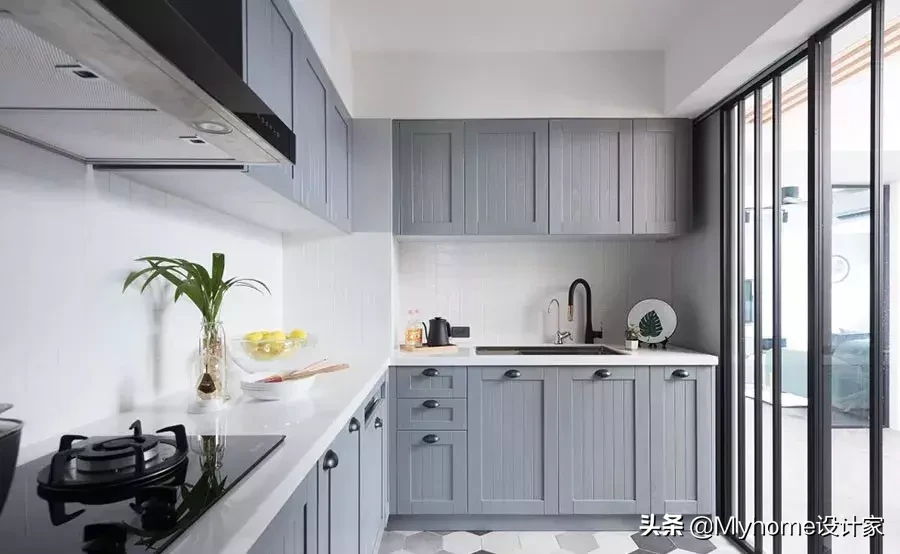 30款风靡主妇圈的北欧厨房！易料理、好收纳，全靠4招装修原则