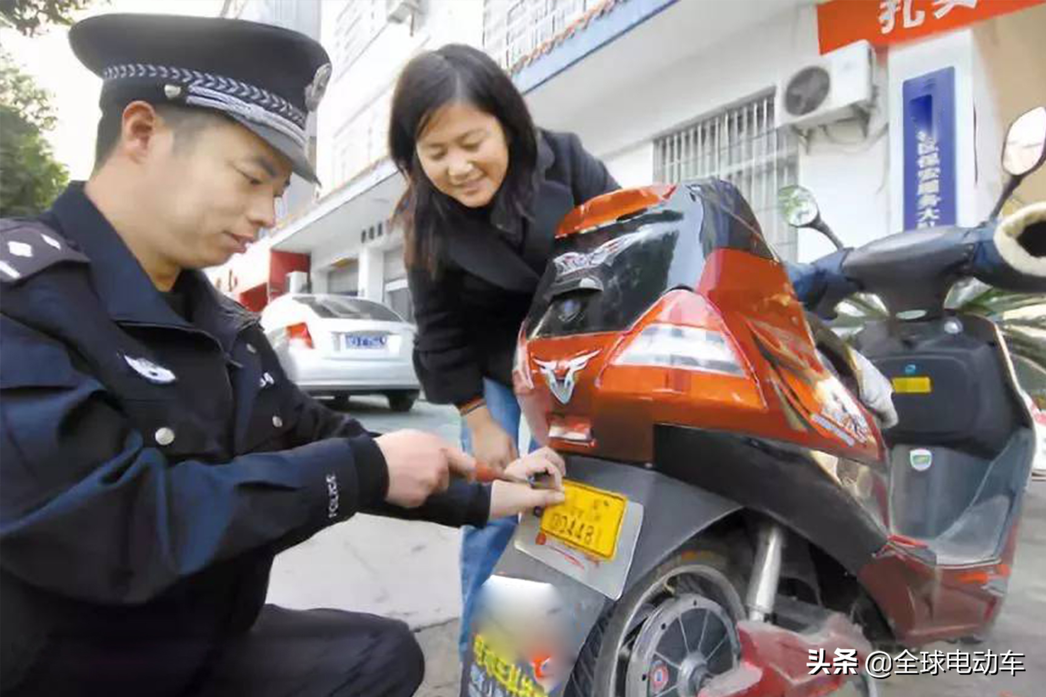 电动两轮车、三轮车、低速车、摩托车上牌、驾照、保险，一次说清