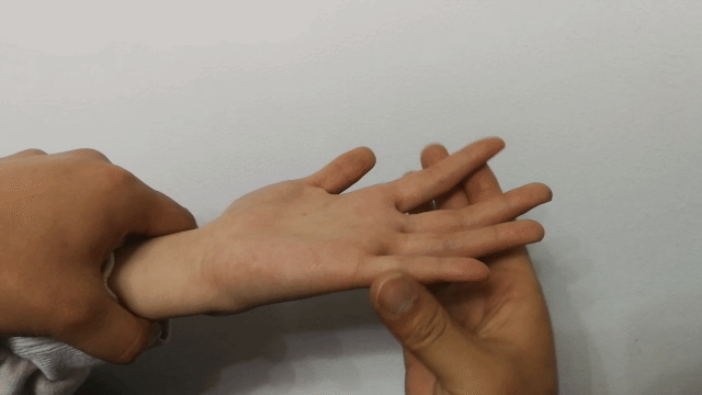 更年期女性极易遭受腱鞘炎的折磨，为什么？该如何治疗？