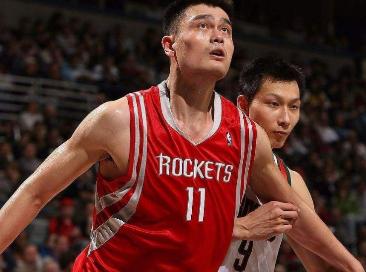 姚明nba巅峰时期有哪些(姚明NBA生涯经典5大战役！单节23分上榜 第1没有悬念)