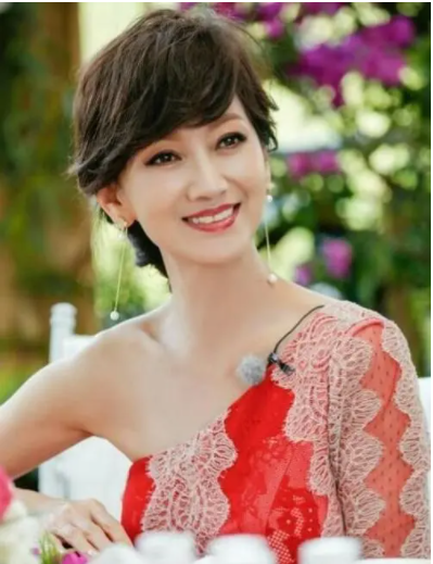 黄家4个男人迷上她，国民级女神赵雅芝的不老秘诀