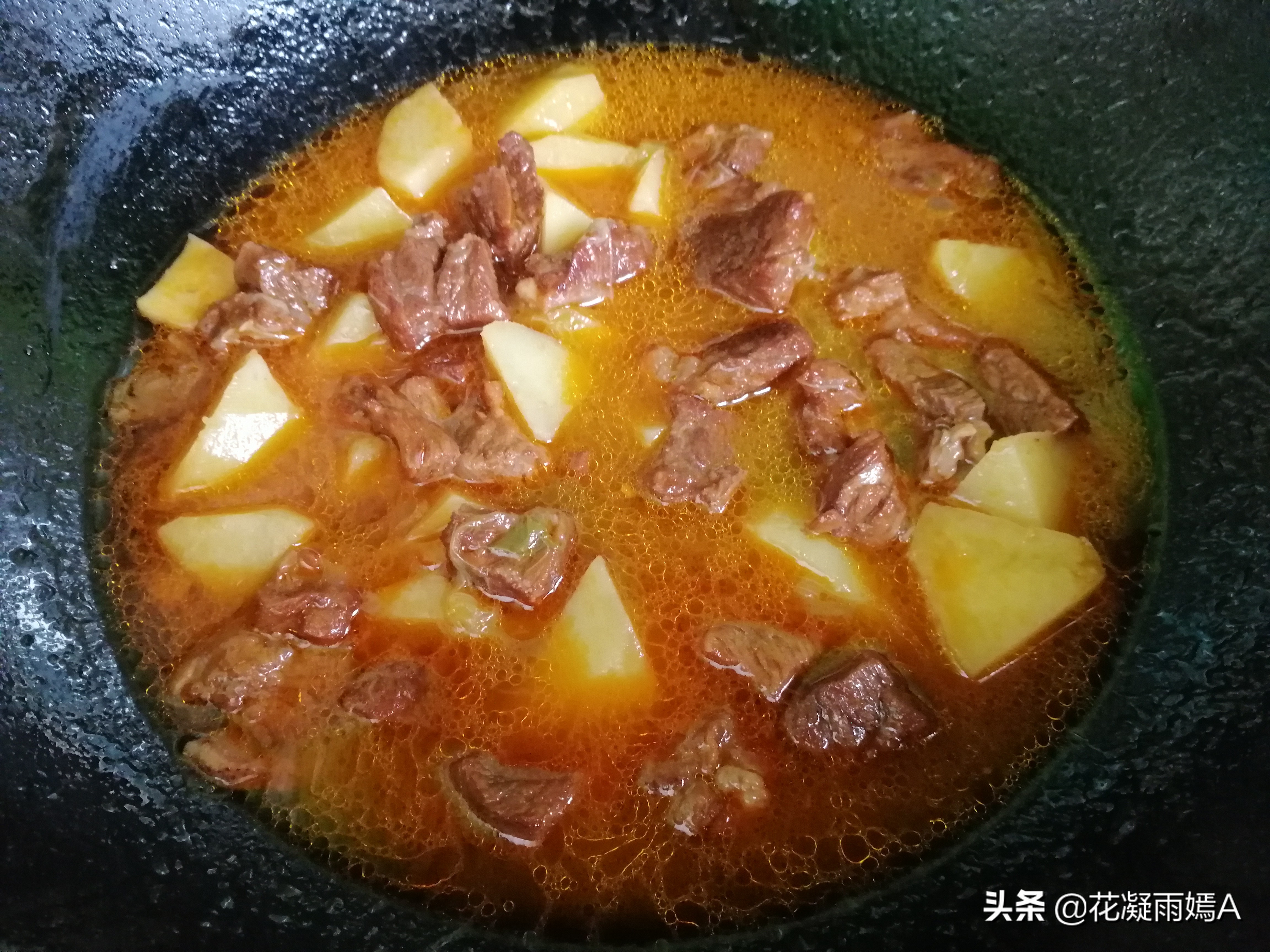 炖牛肉不好烂，加个山楂，半个小时软烂入味，老人都能嚼得动