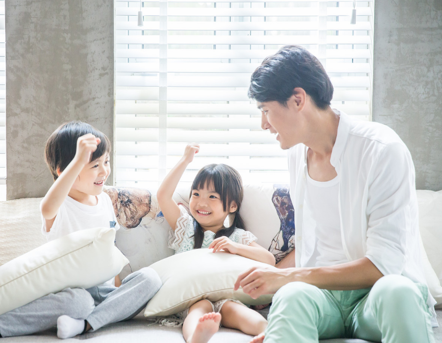 家有女儿的，注意“女大避父”，尤其是在这三个方面，影响会更大