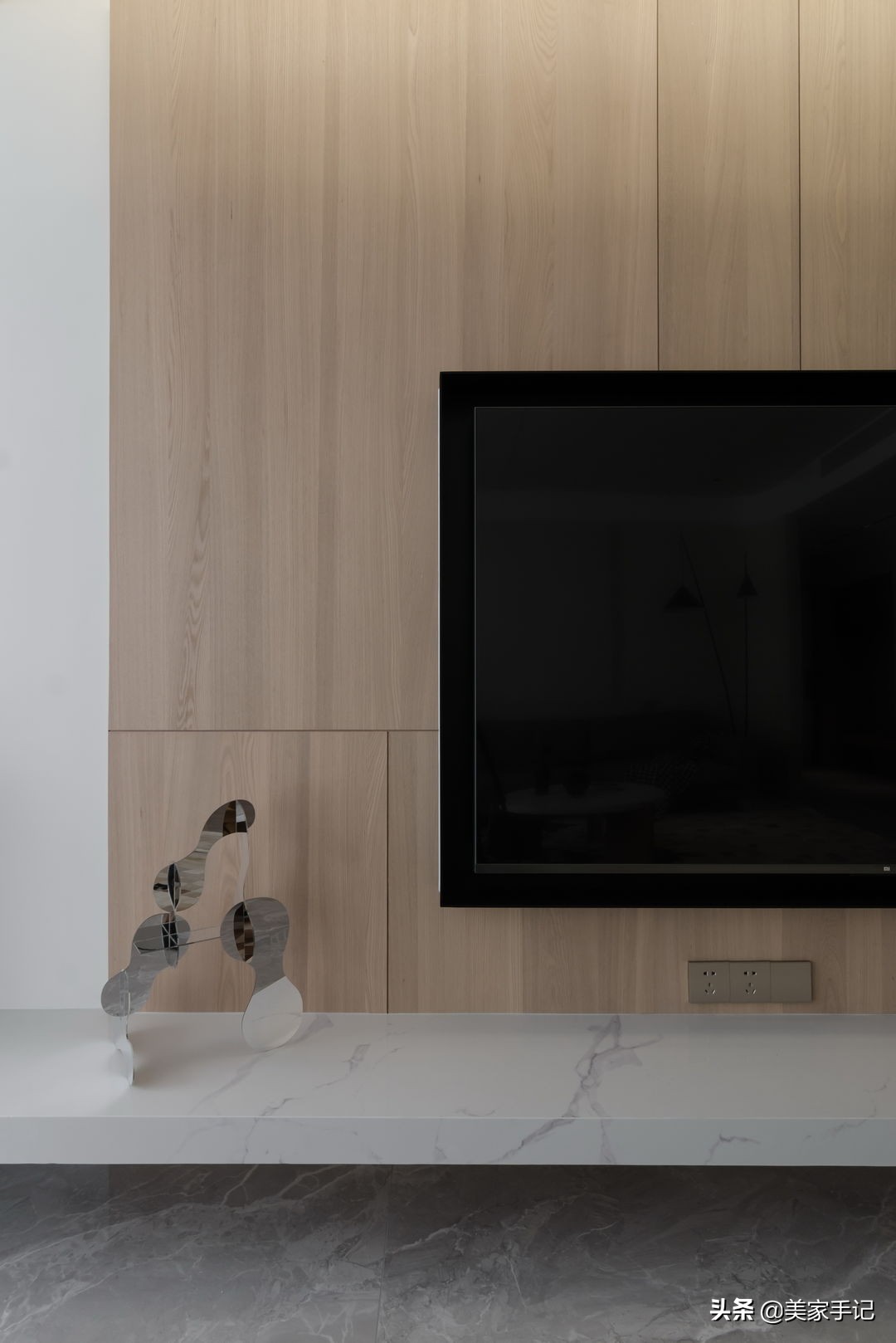 坚持极简主义的江苏夫妇，把家装修得一尘不染，看着都高级