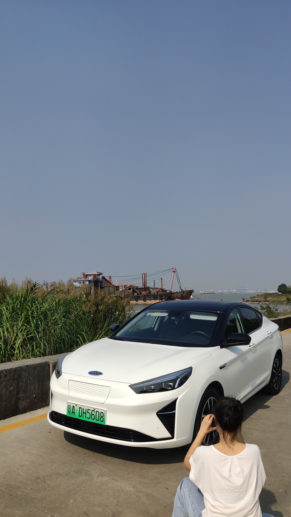 省钱、省心、动力出众的纯电轿车——试驾江淮大众思皓IC5