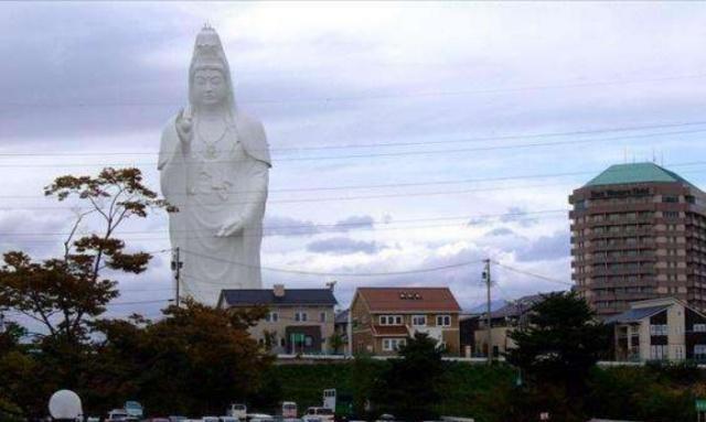世界上“最诡异”的3尊佛像，1尊在日本，仅中国就有2尊！