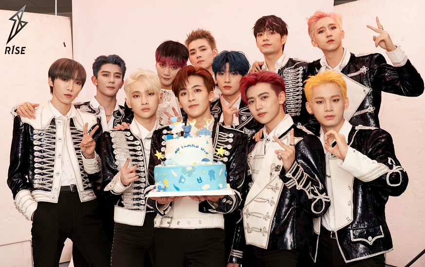 r1se解散进入倒计时,全员换上挥手告别头像,图片放大后又破防了