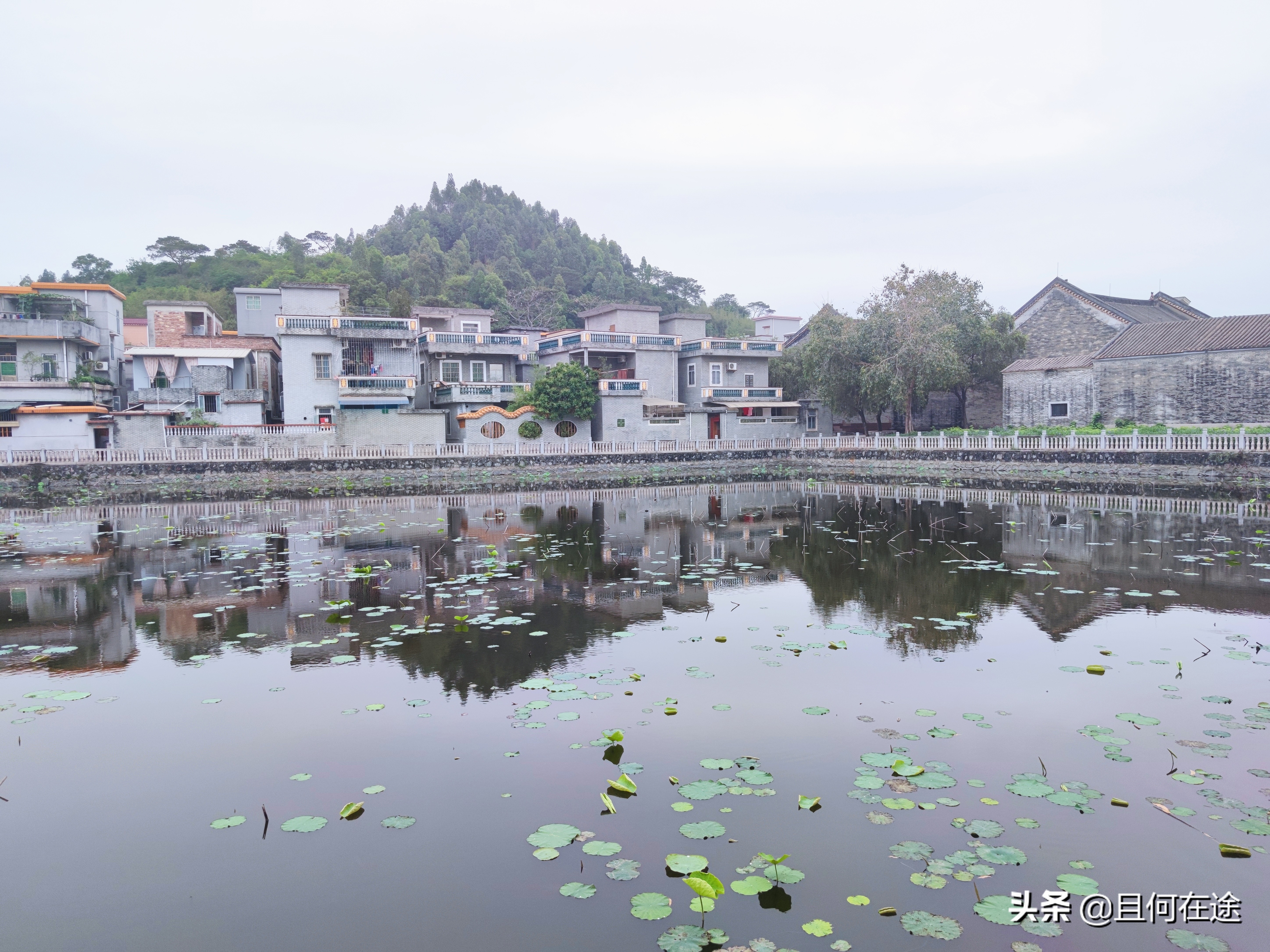 一座文昌塔，三块匾额，分别由状元榜眼探花三人题词，实属罕见