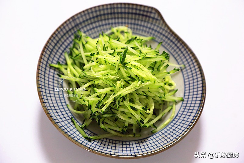 涼面條的做法家常做法,涼面條的做法視頻