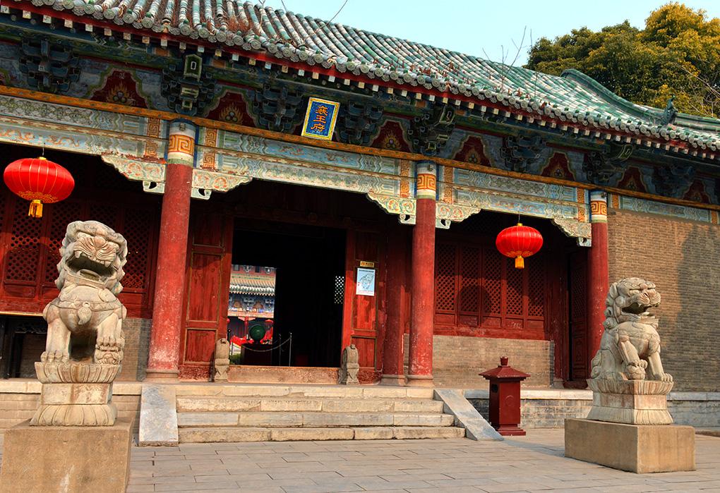 老祖宗说“眼大嘴小，富贵全跑”，是啥意思？古人修门有多讲究