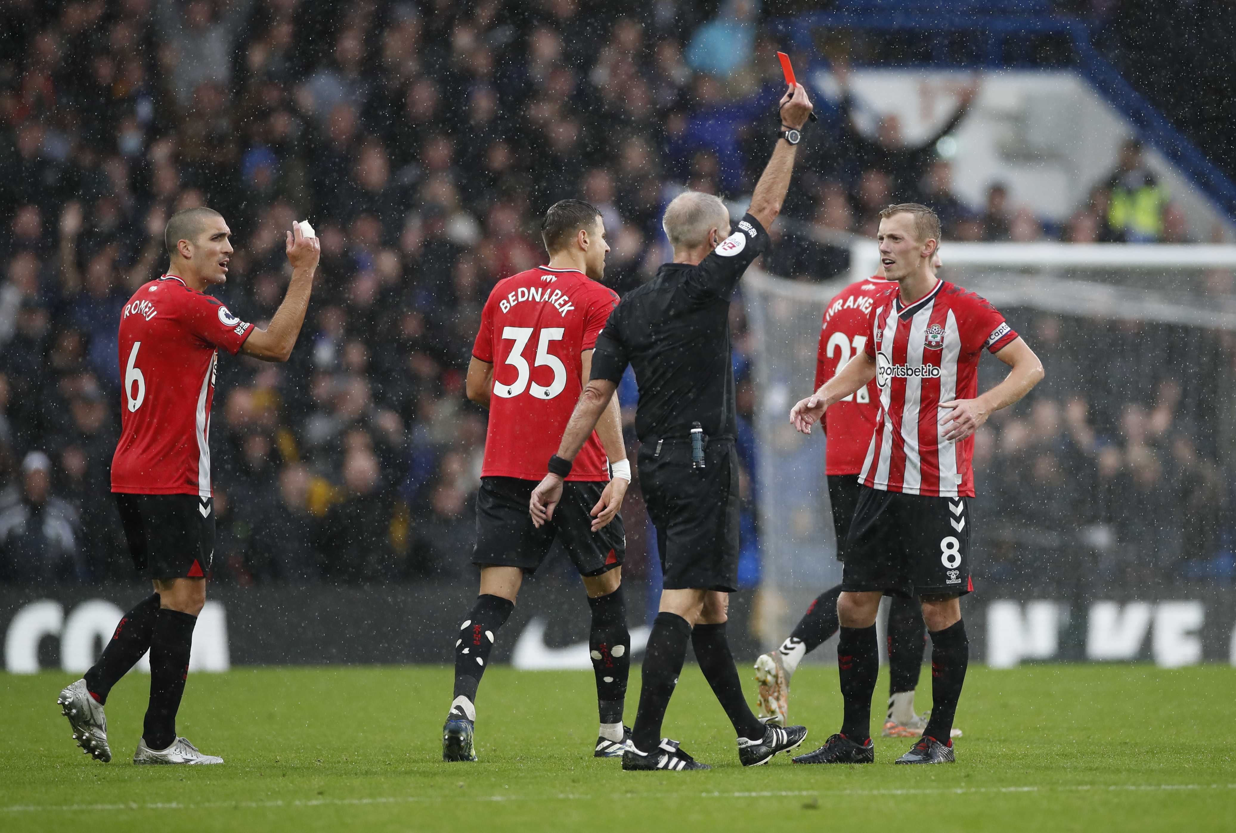 3-1，拒绝爆冷！切尔西5分钟2球打爆中资队，一战登上英超榜首