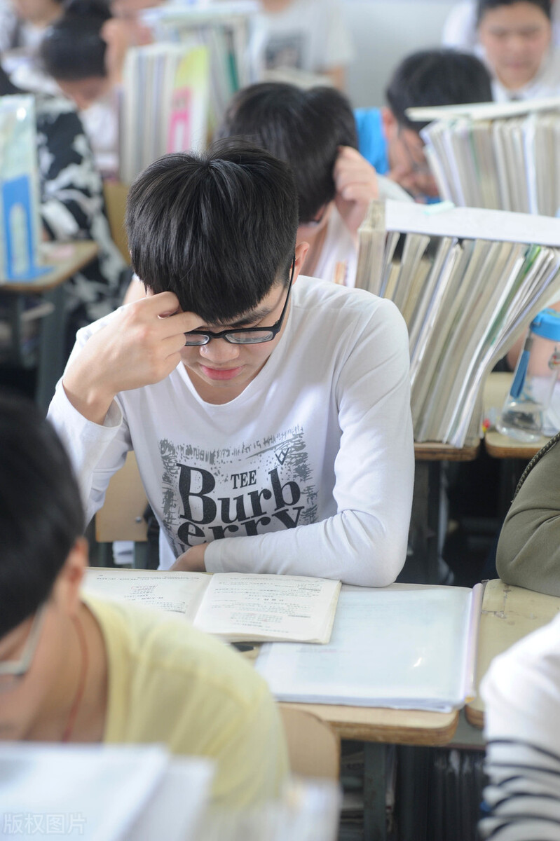 2020年高考英语全国卷（I、II、III）中的文化意识分析与启示