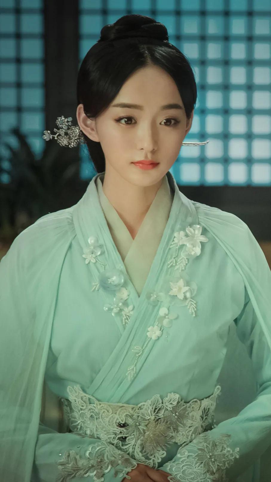 重庆美女照片(山城重庆美女众多，这八位重庆女星，个个温柔美丽，知性大方)