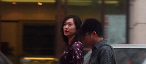 阿丘从央视才子到名誉扫地，你以为是情乱惹祸，其实背后另有隐情