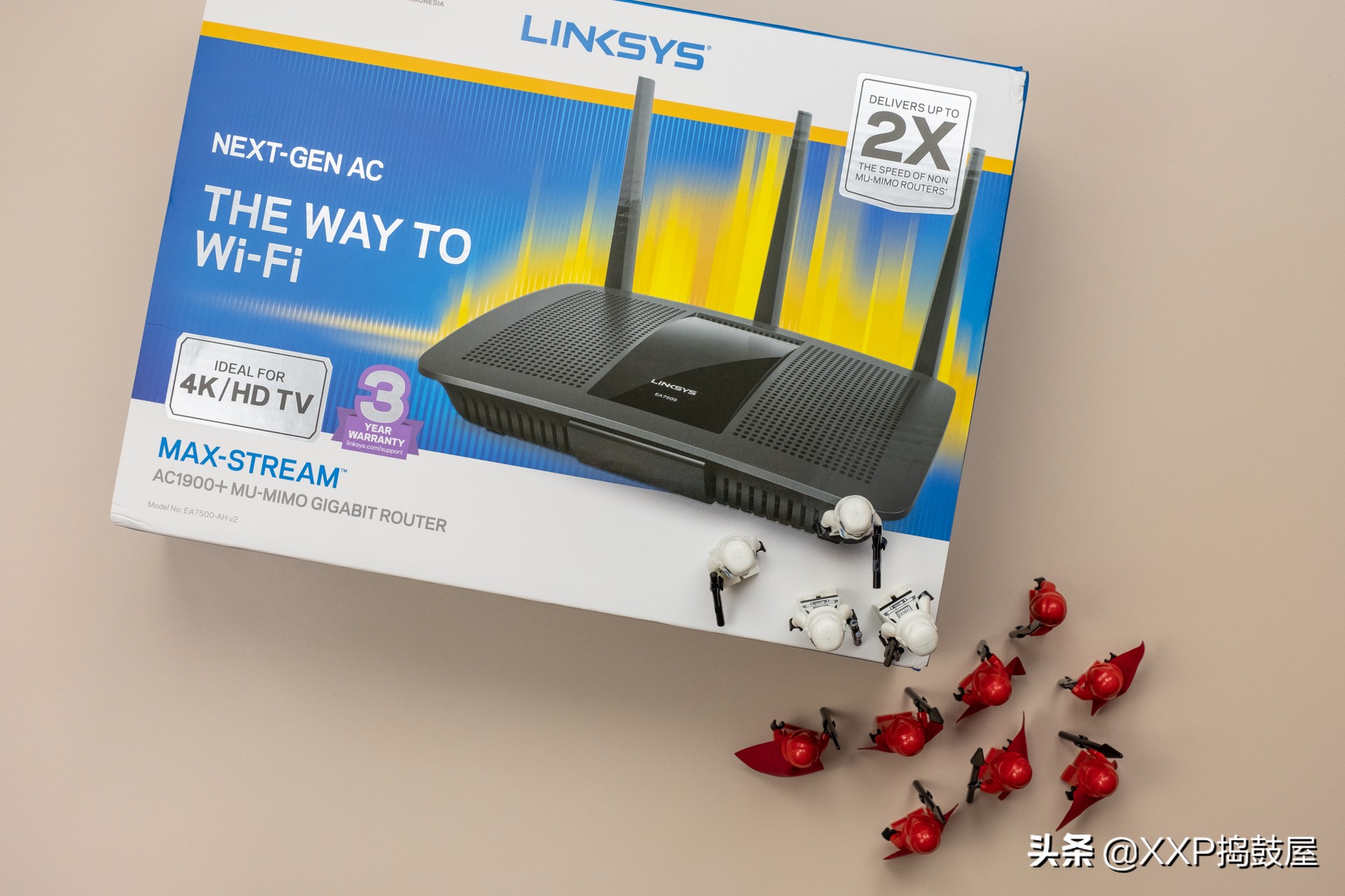 双频AC2600全千兆规格，释放宽带潜能：LINKSYS领势EA7500路由器