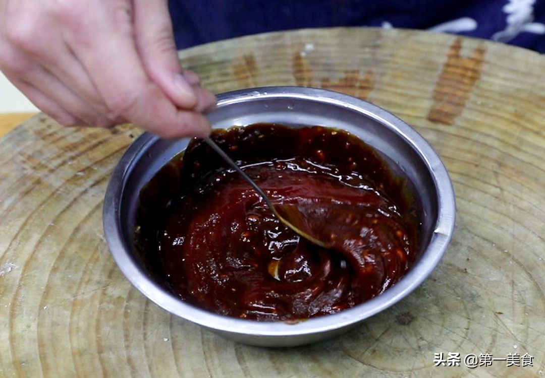 茄子怎么做好吃又下饭(茄子的5种素烧做法，一点肉都不放，却比大鱼大肉都香，特别下饭)