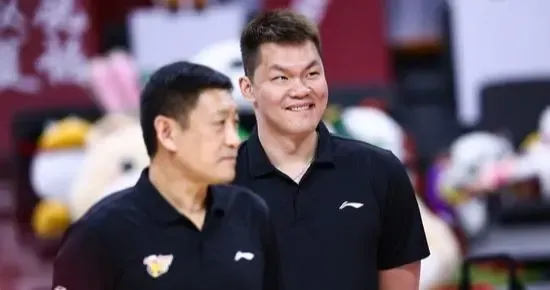 哪个cba明星是柳州的(拒绝两份NBA合同！亚洲第一前锋任性啊！膜拜吧！他是CBA历史最佳)